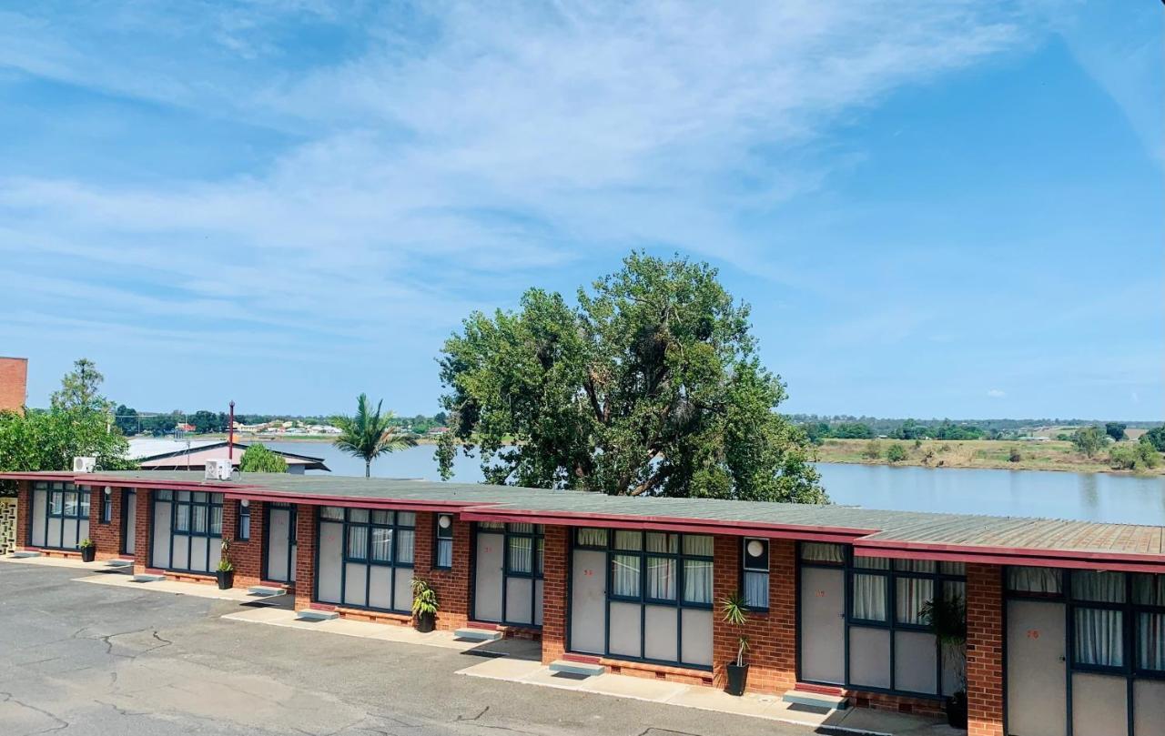 Crown Hotel Motel Grafton Exterior photo